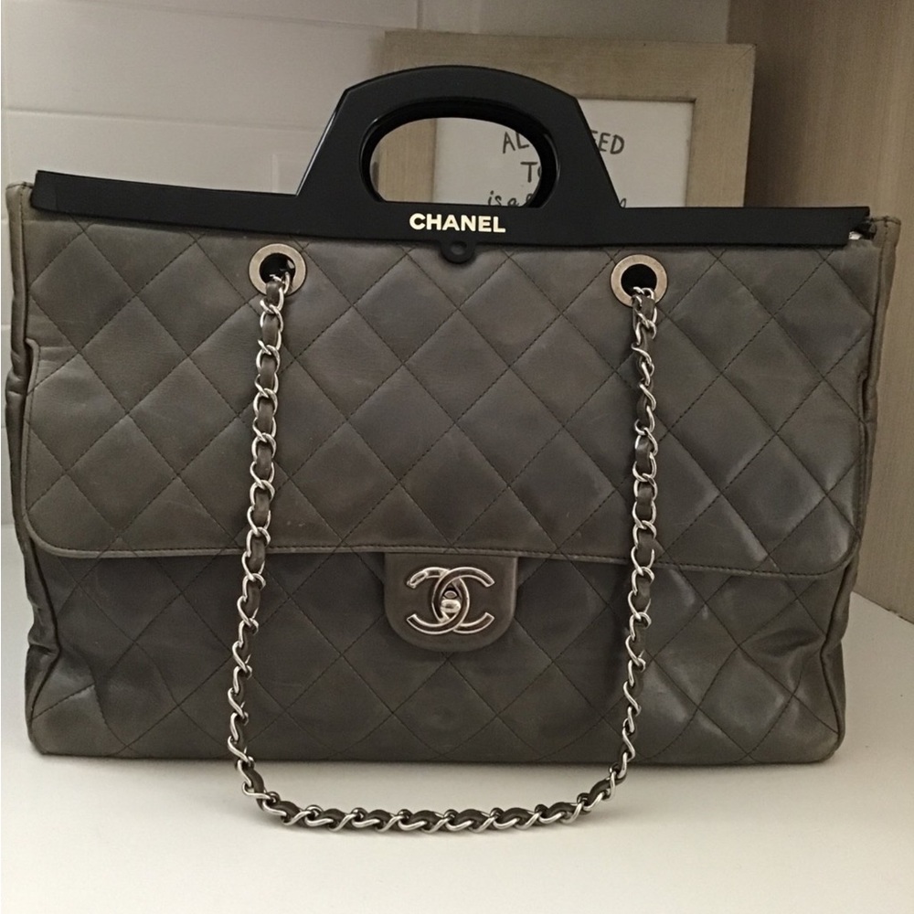 Chanel Delivery Tote bag